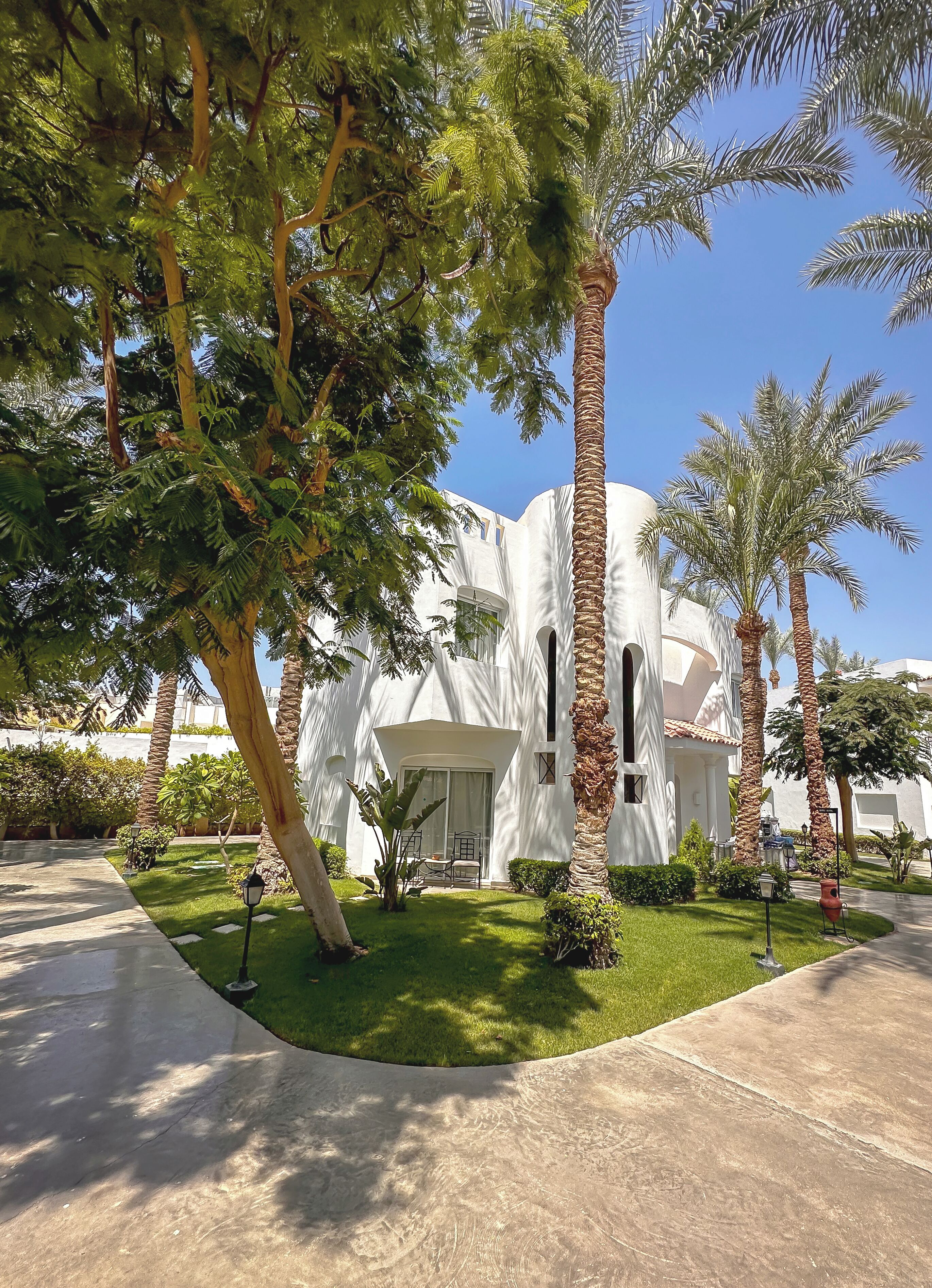 Habitación estándar, vista al jardín (Queen or Twin Beds) | Caja de seguridad en la habitación y ropa de cama 