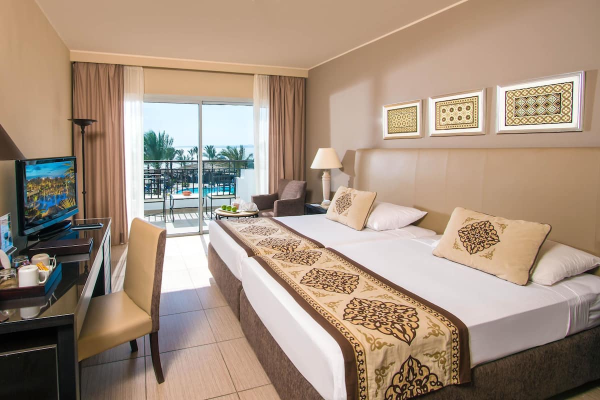 Superior Room, Sea View (Queen or Twin Beds) | In-room safe, bed sheets