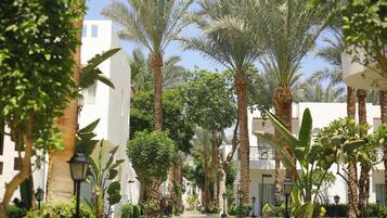 Coffres-forts dans les chambres, draps fournis