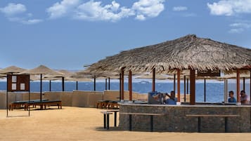 7 bares, 2 bares en la playa, bar en la piscina, bar junto a la piscina