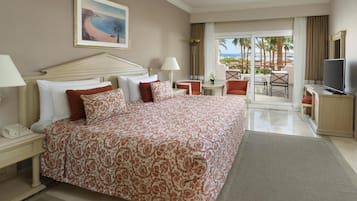 Minibar, coffres-forts dans les chambres, rideaux occultants