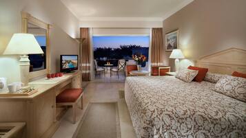 Chambre Supérieure, vue jardin (Queen or Twin Bed) | Minibar, coffres-forts dans les chambres, rideaux occultants