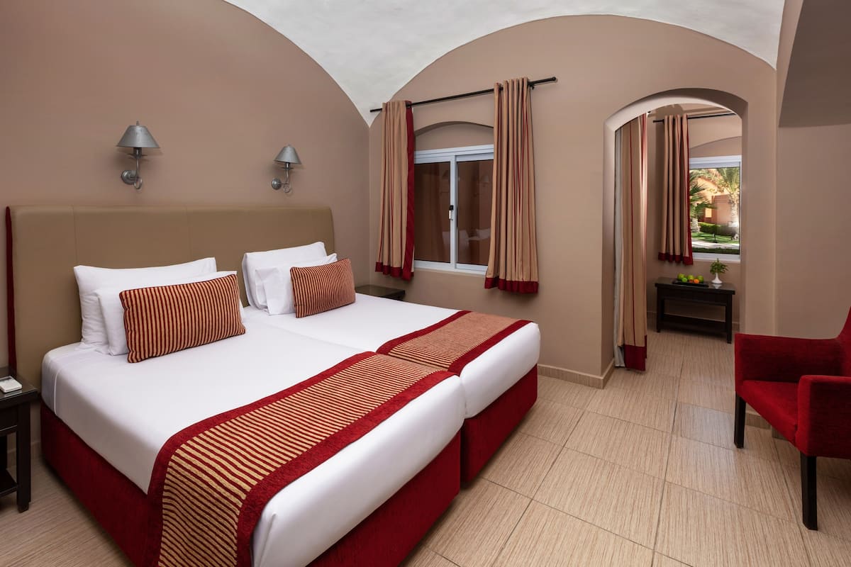 Superior Double Room, Pool View | 1 bedroom, minibar, in-room safe, desk
