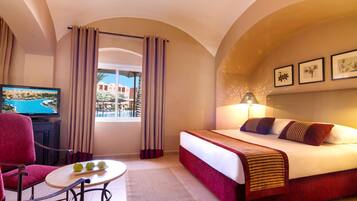 Junior Suite, Pool View