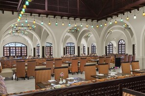 6 restaurants, breakfast, lunch, dinner served; international cuisine  - JAZ Makadi Oasis Resort (Makadi Bay)