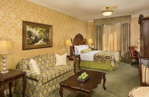 Junior Suite 1 King | Premium bedding, down duvets, pillow-top beds, desk