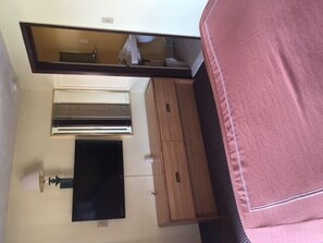 1 bedroom, premium bedding, memory foam beds, blackout drapes