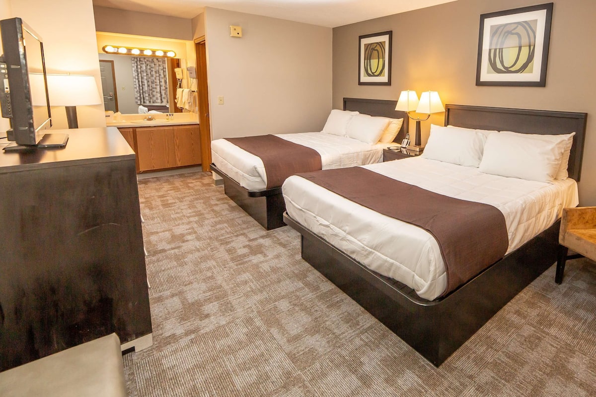 客房, 2 張加大雙人床, 非吸煙房 | 高級寢具、羽絨被、書桌、熨斗/熨衣板