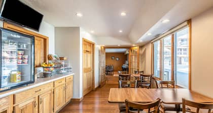 Americas Best Value Inn & Suites St. Marys