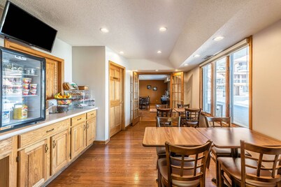 Americas Best Value Inn & Suites St. Marys