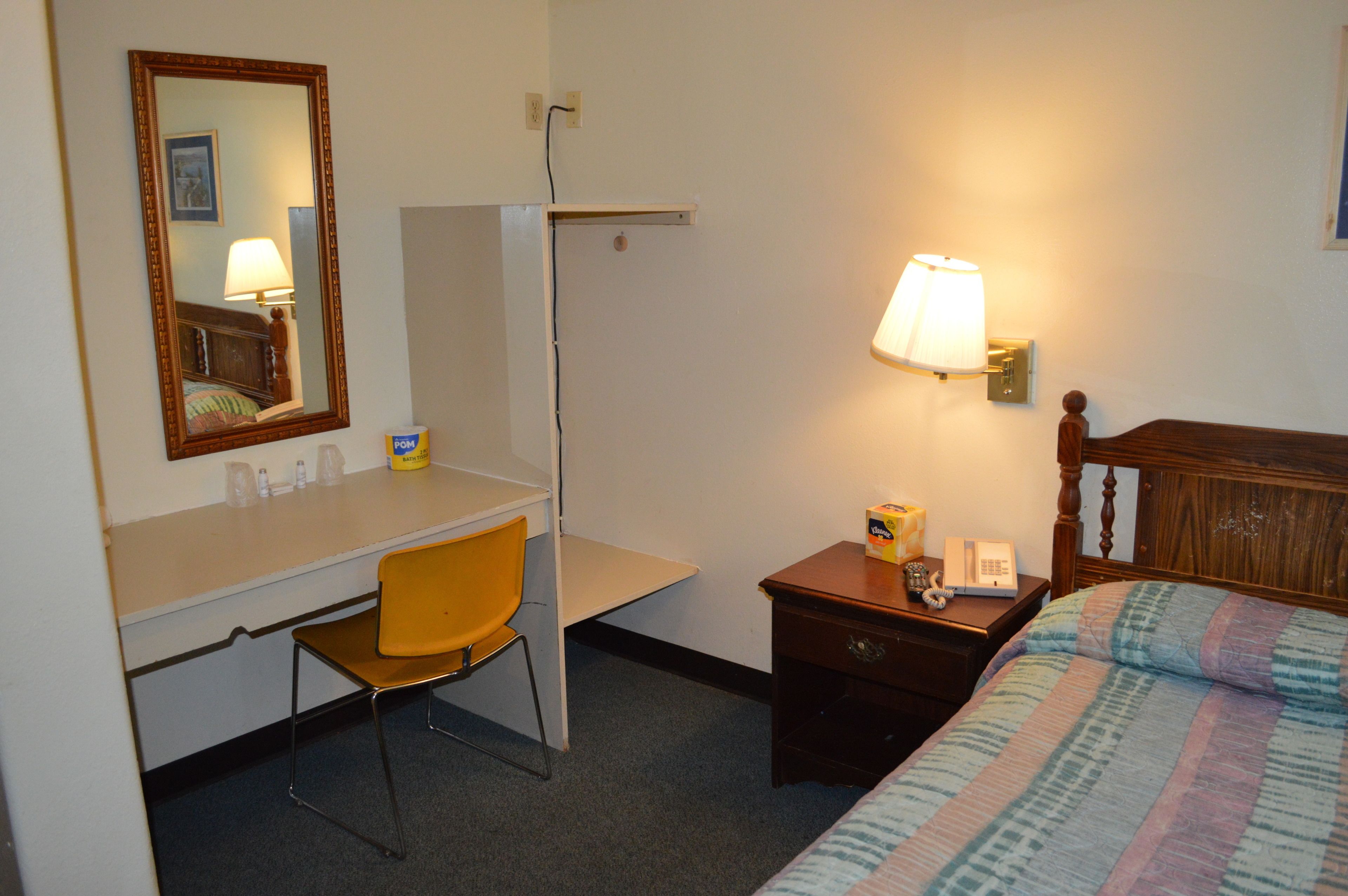 room, 1 queen bed, private bathroom | cots/infant beds, rollaway beds, bed sheets, alarm clocks