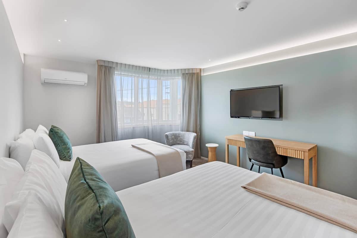 Minibar, in-room safe, desk, blackout drapes