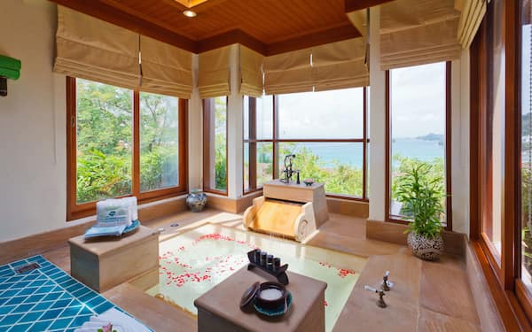 Diamond Cliff Resort & Spa, Patong Beach