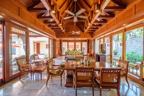 Luxury Villa, 2 Bedrooms, Private Pool, Sea Facing | In-room dining