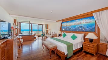 Suíte, vista para o oceano (Ocean Jacuzzi Suite) | Roupas de cama premium, frigobar, cofres nos quartos, escrivaninha