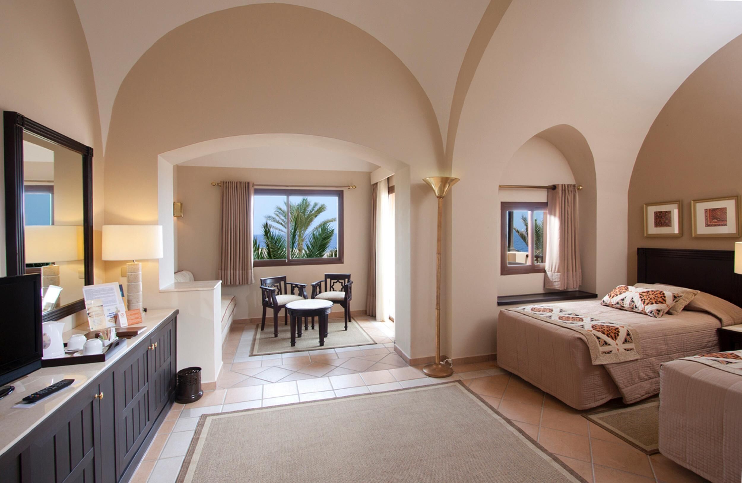 1 bedroom, in-room safe, individually decorated, individually furnished