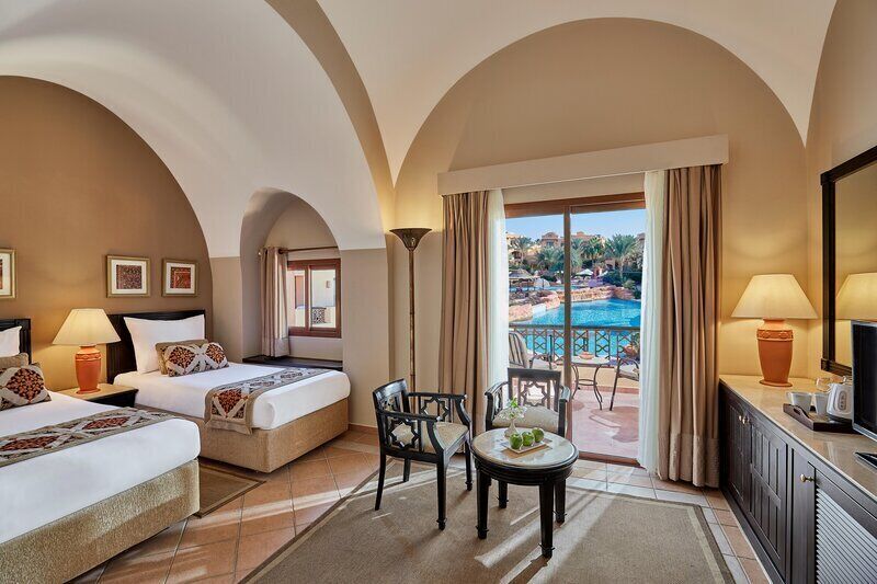 ห้องซูพีเรีย, วิวสระว่ายน้ำ (Queen or Twin) | 1 ห้องนอน, ตู้นิรภัยในห้องพัก, เตารีด/โต๊ะรีดผ้า, Wi-Fi ฟรี