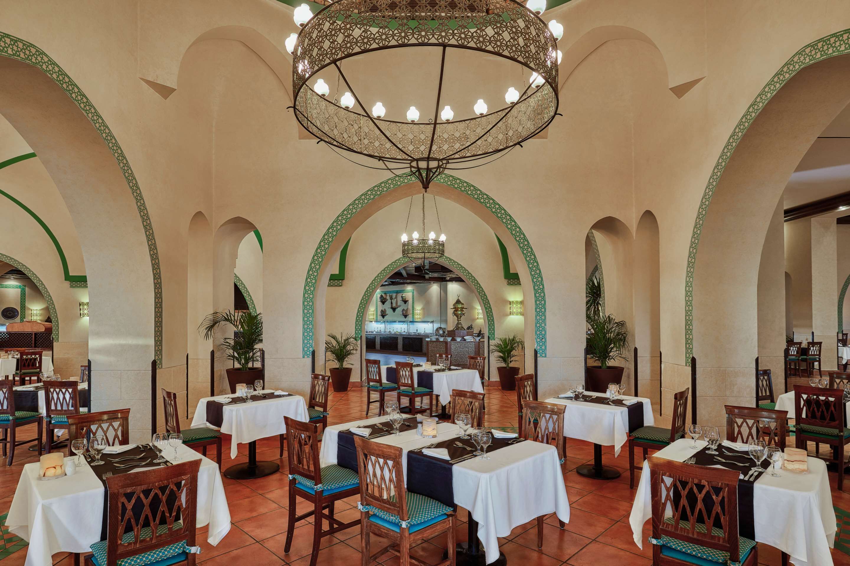 breakfast, lunch and dinner served