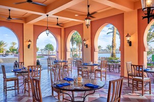 Breakfast, lunch and dinner served