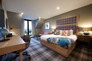 Family Room, Balcony (Loch View) | Balcony view