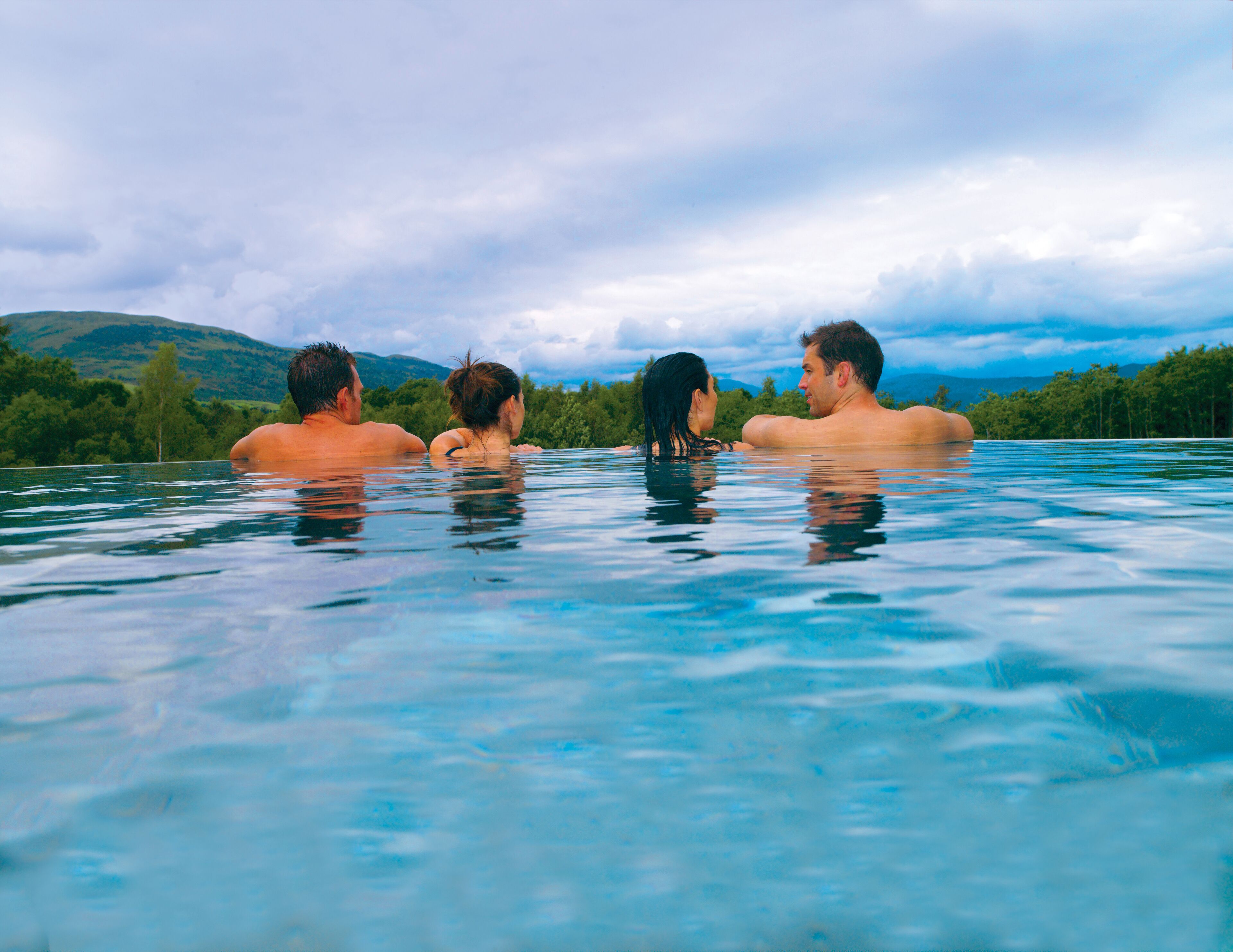 Couples treatment room(s), sauna, hot tub, steam room