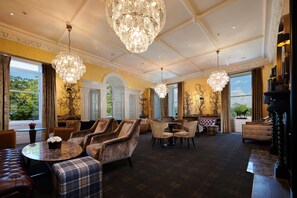 3 bars/lounges - Cameron House on Loch Lomond (Alexandria)
