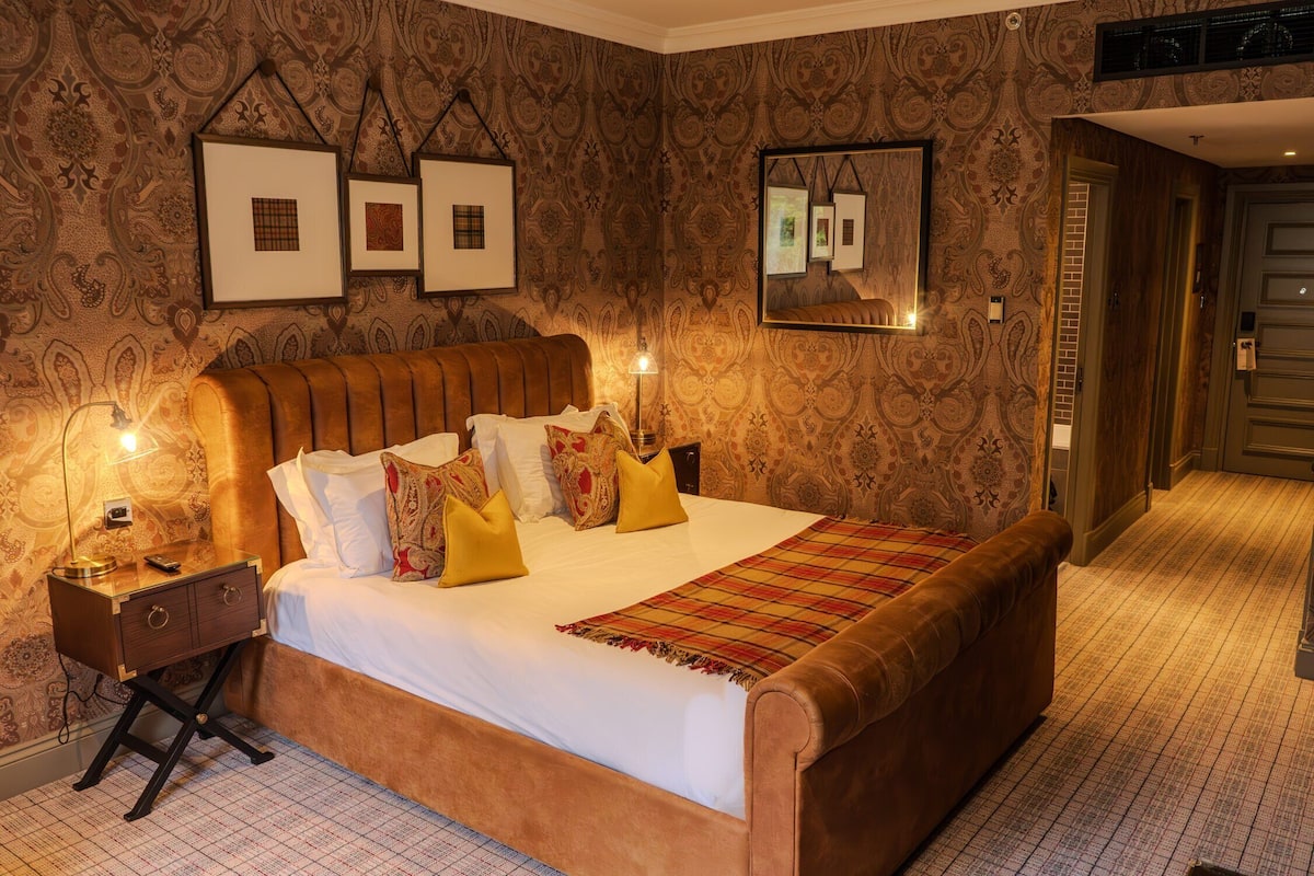 Habitación familiar | Sábanas de algodón egipcio y ropa de cama de alta calidad