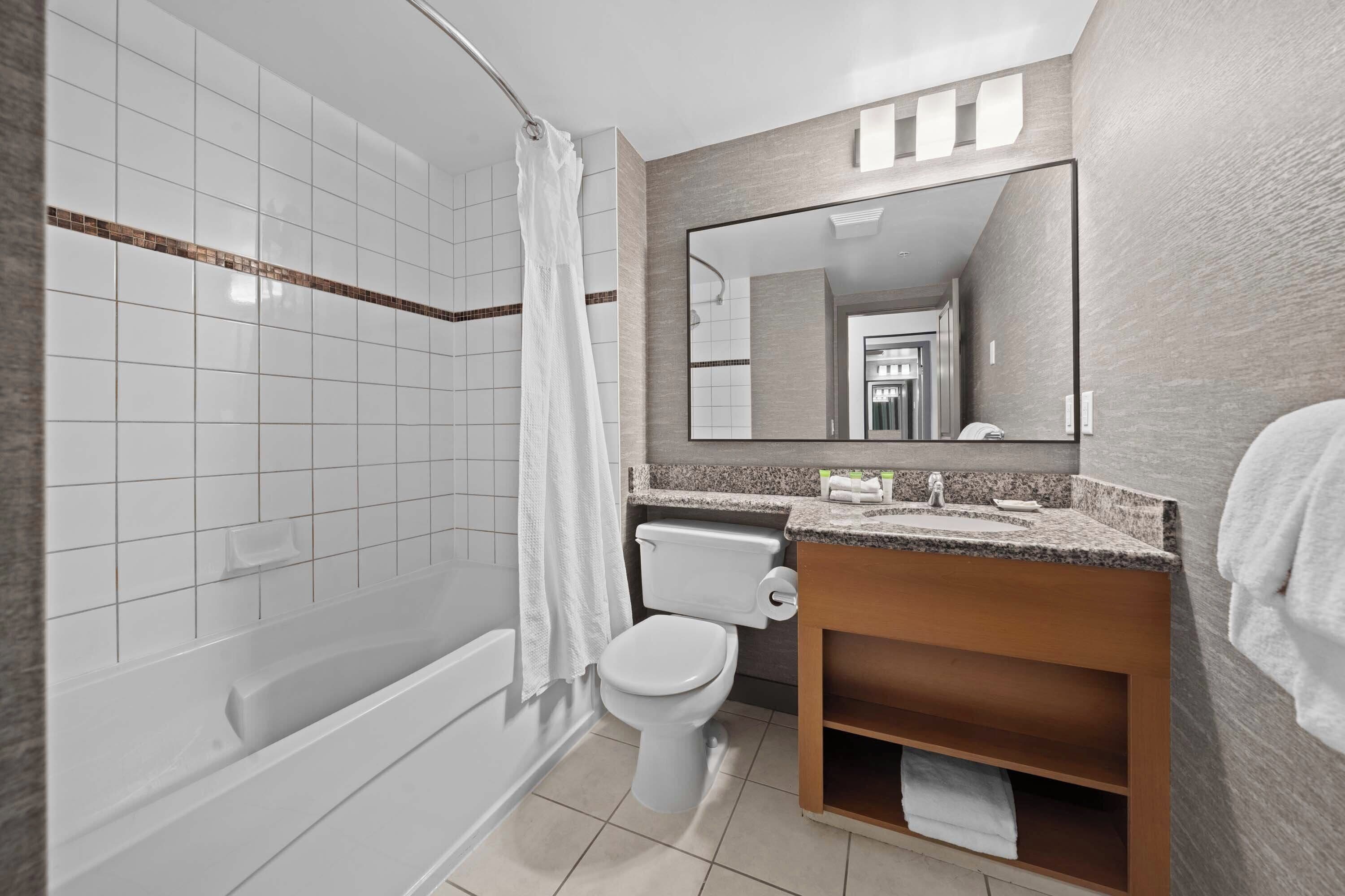 Photo - Sandman Hotel Calgary Airport