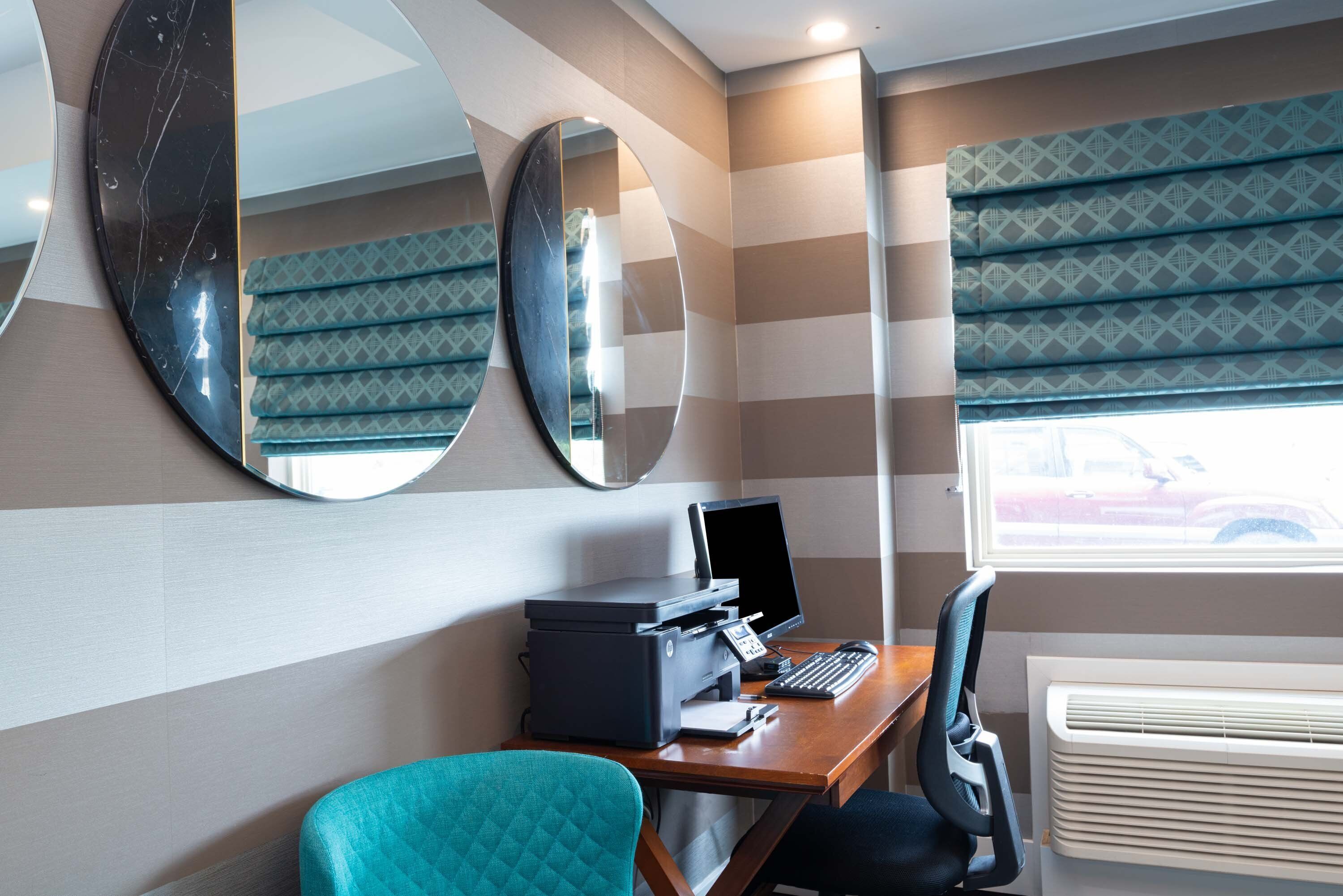 Photo - Sandman Hotel Calgary Airport