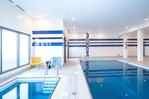 Una piscina techada
