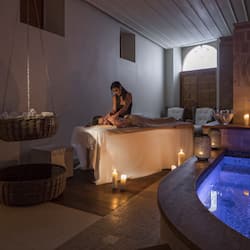 Couples treatment rooms, hot tub, Turkish bath, body treatments