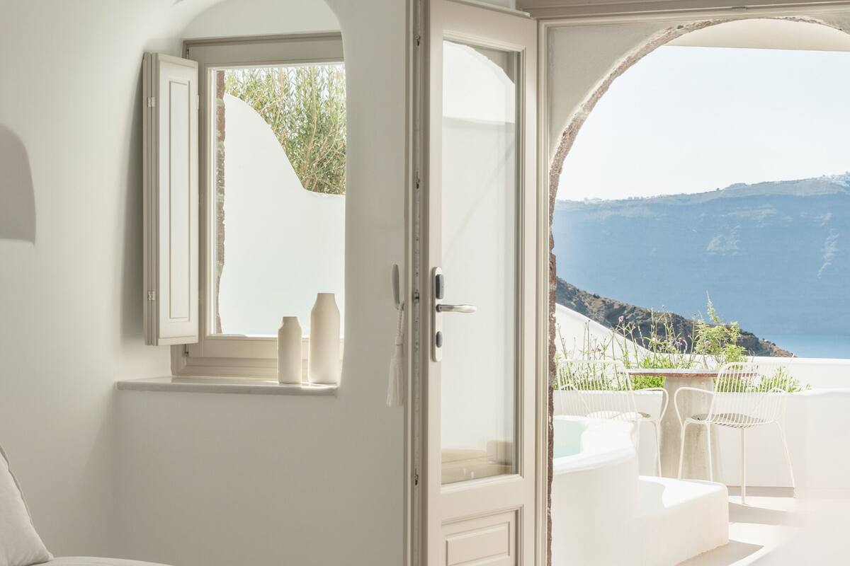Senior Suite with plunge pool | Premium bedding, minibar, in-room safe, blackout curtains