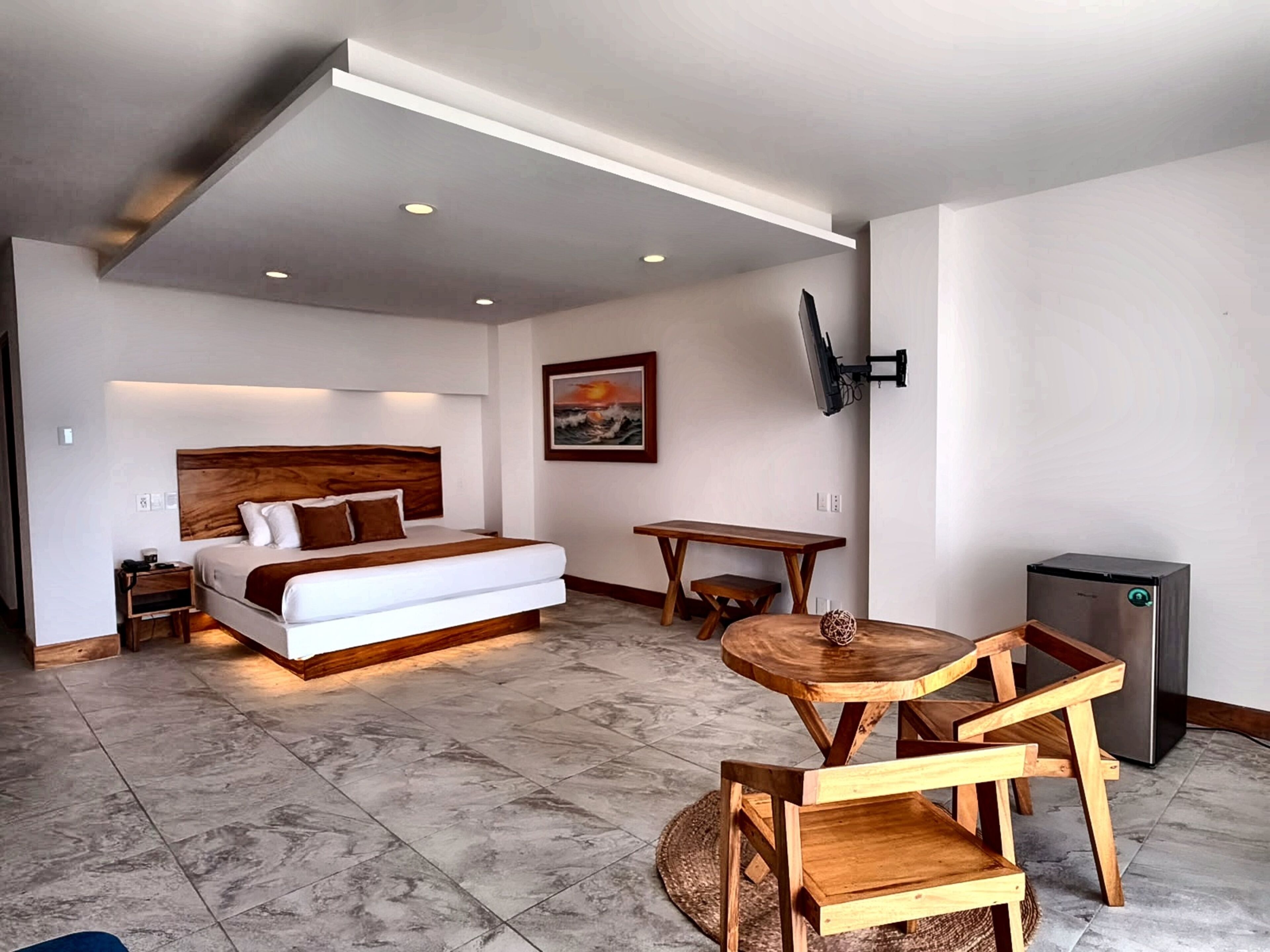Ocean Suite with Jetted tub  | In-room safe, individually decorated, individually furnished