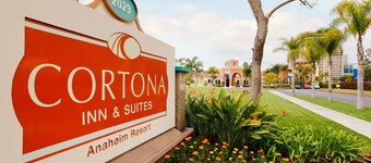 Cortona Inn & Suites Anaheim Resort