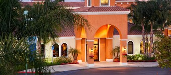 Cortona Inn & Suites Anaheim Resort