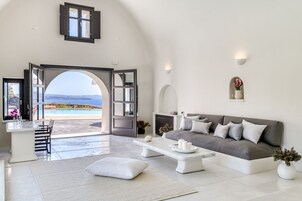 Perivolas Floating Villa | 起居区 | MP3 基座
