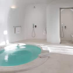 Perivolas Luxury Suite | Bathroom | Free toiletries, hair dryer, bathrobes, slippers