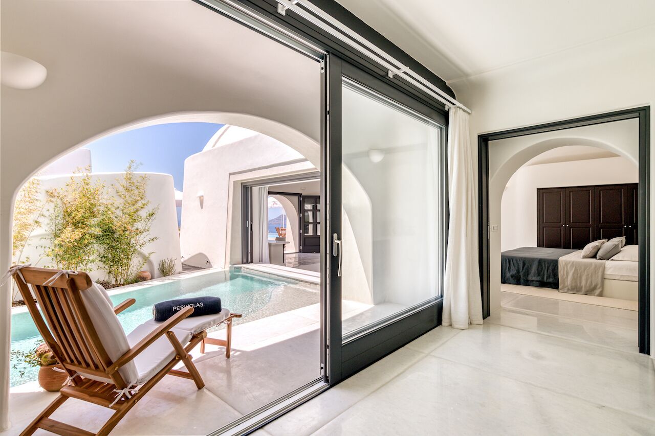 Perivolas Floating Villa | Living area | MP3 dock