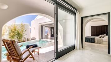 Perivolas Floating Villa | Living area | MP3 dock