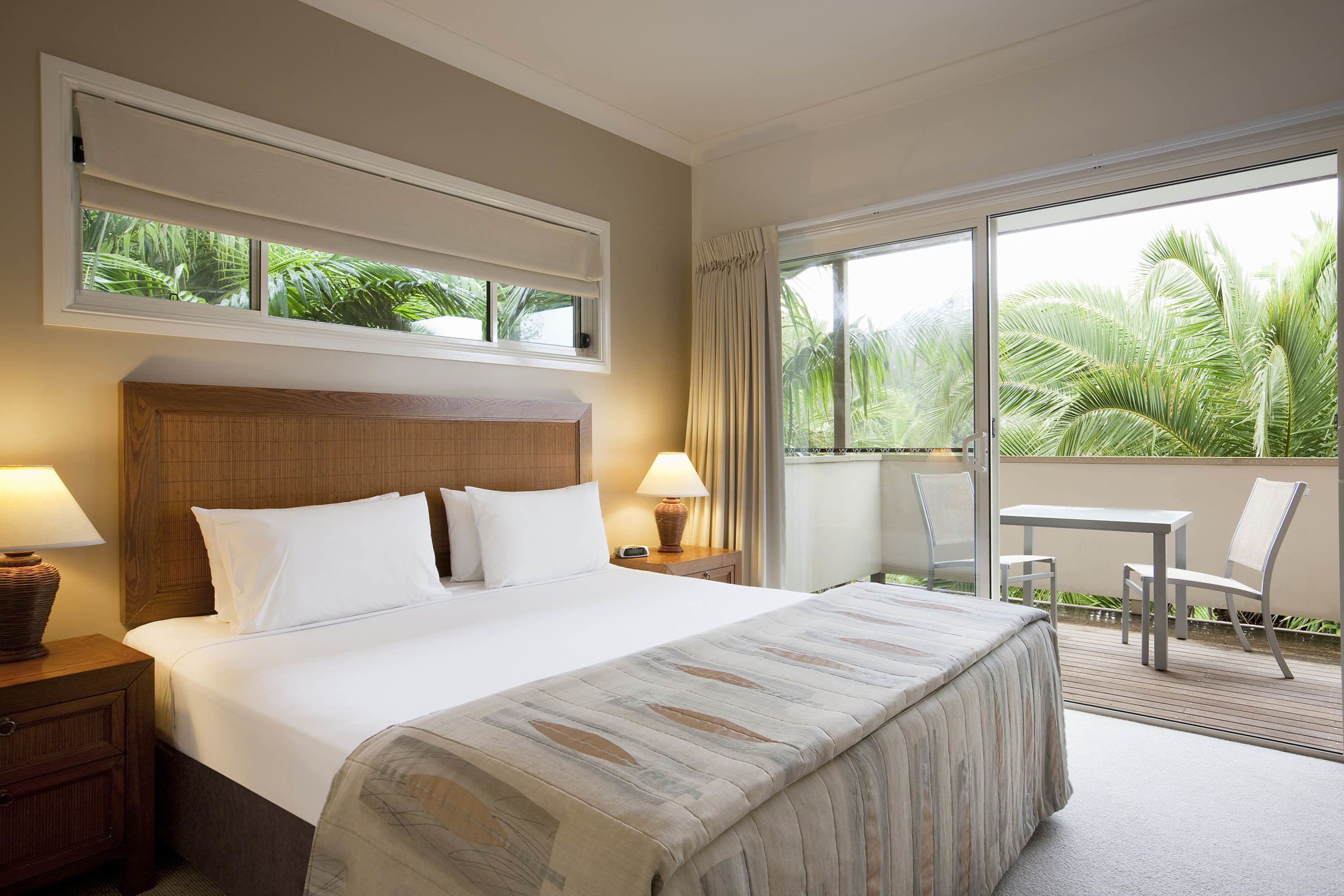 Coffres-forts dans les chambres, fer et planche à repasser, Wi-Fi