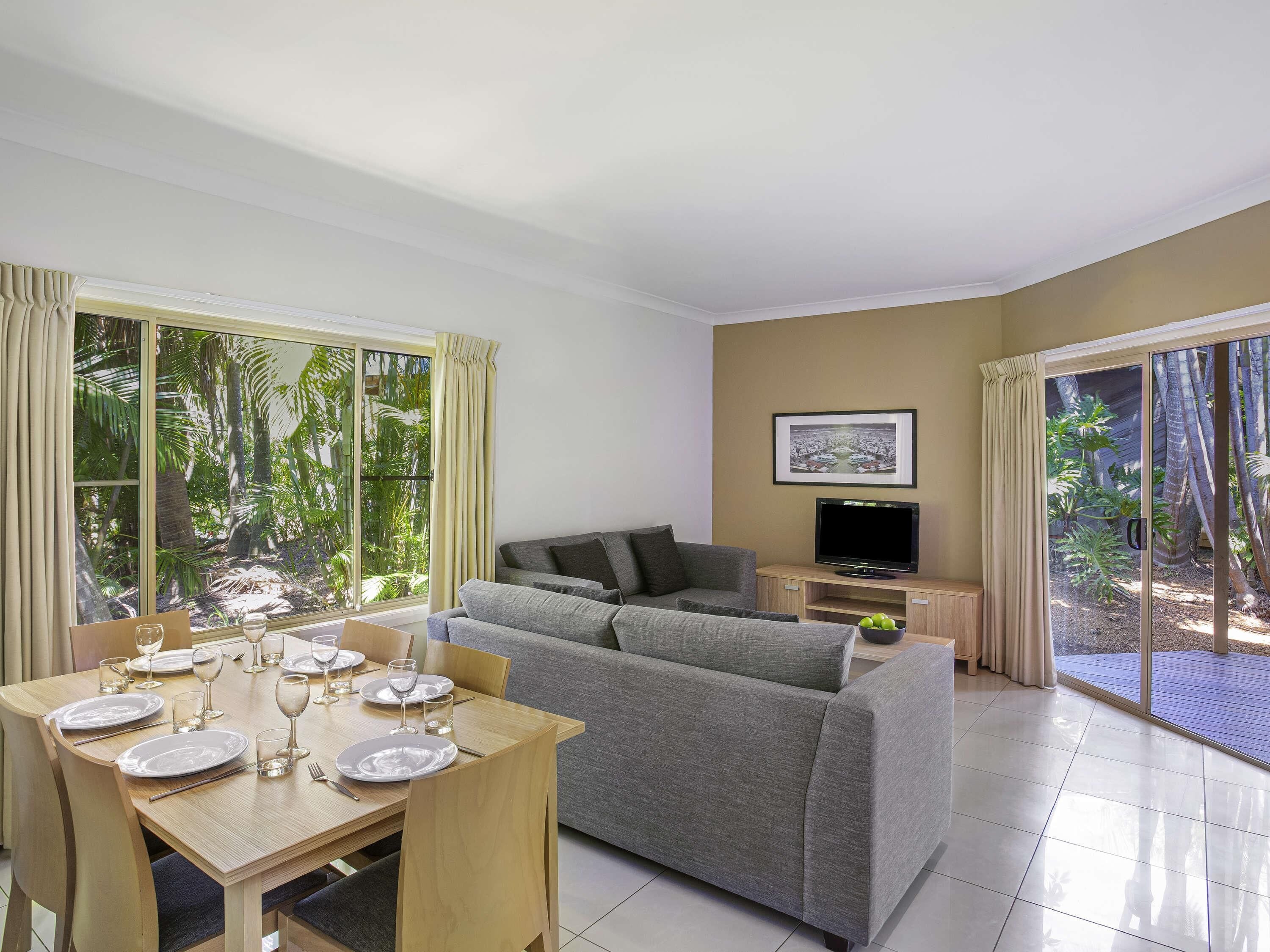 Huone, 3 makuuhuonetta (Resort Spa) | Tallelokero huoneessa, silitysrauta/-lauta, Wi-Fi, vuodevaatteet