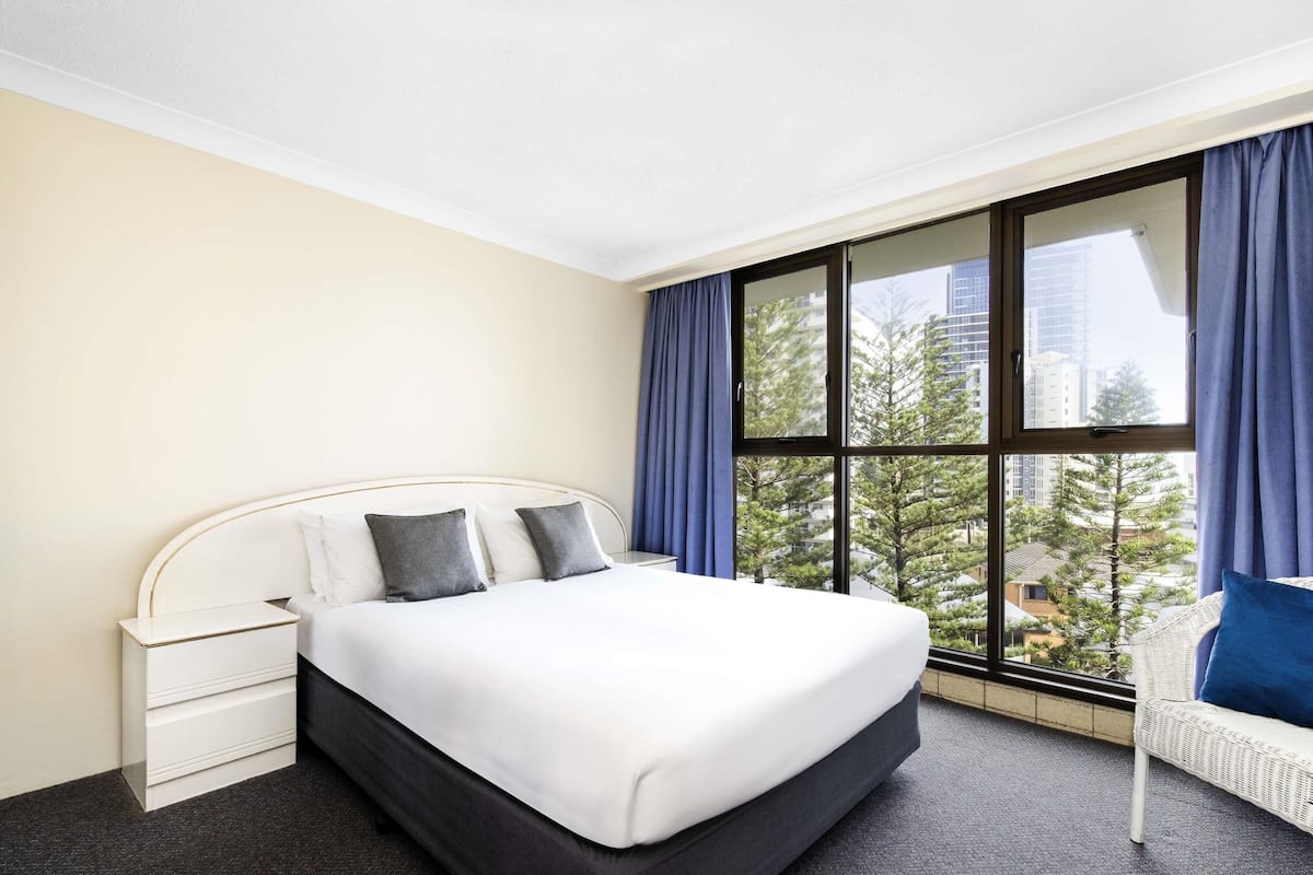 Deluxe Apartment, 2 Bedrooms | Individually decorated, individually furnished, iron/ironing board