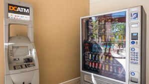 ATM/Dịch vụ ngân hàng trong khuôn viên