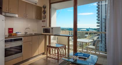 Broadbeach Savannah Hotel & Resort