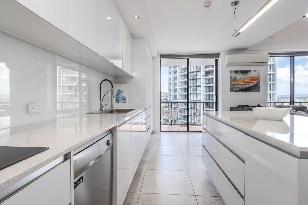 2 bedroom ocean view sub-penthouse | private kitchen | full-sized fridge, microwave, stovetop, dishwasher