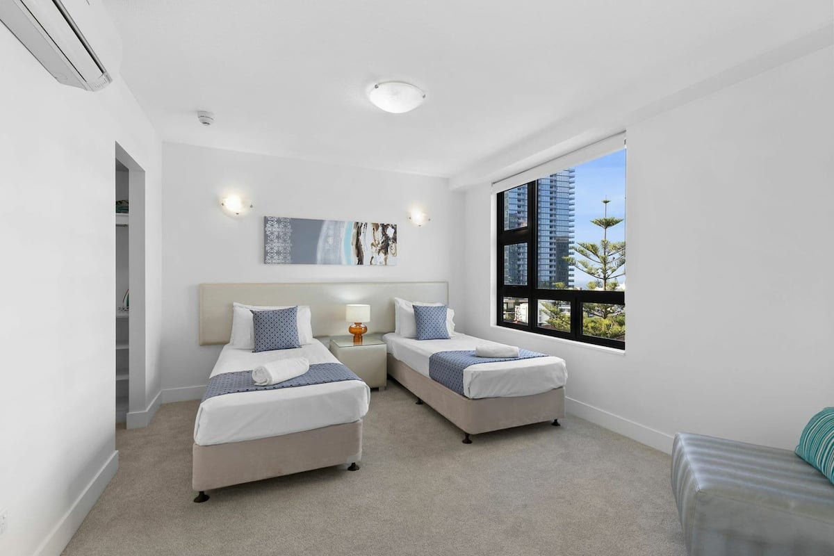 2 bedroom ocean view penthouse | 2 bedrooms, individually decorated, individually furnished