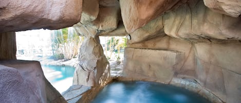 Bain à remous extérieur