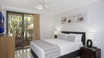 Apartamento luxo, 2 quartos | Roupas de cama premium, cofres nos quartos, escrivaninha