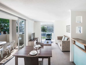 2 bedrooms, premium bedding, in-room safe, desk
