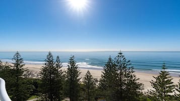 2 Bed Superior Ocean View (No Air-Con) | Beach/ocean view